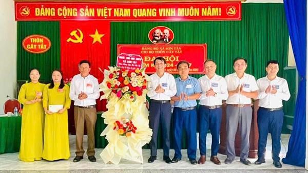 Sơn Tây tổ chức đại hội chi bộ điểm tại thôn Cây Tắt